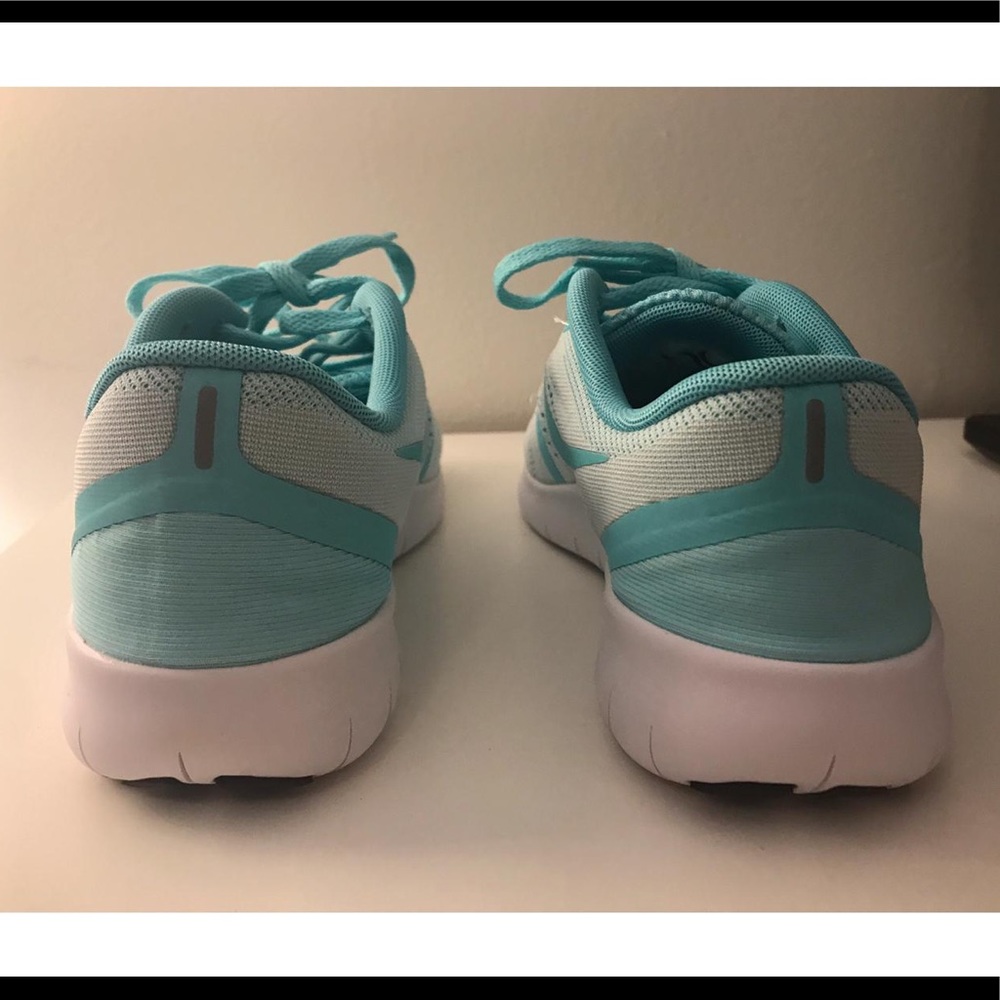 shoes - Picture 4 of 4